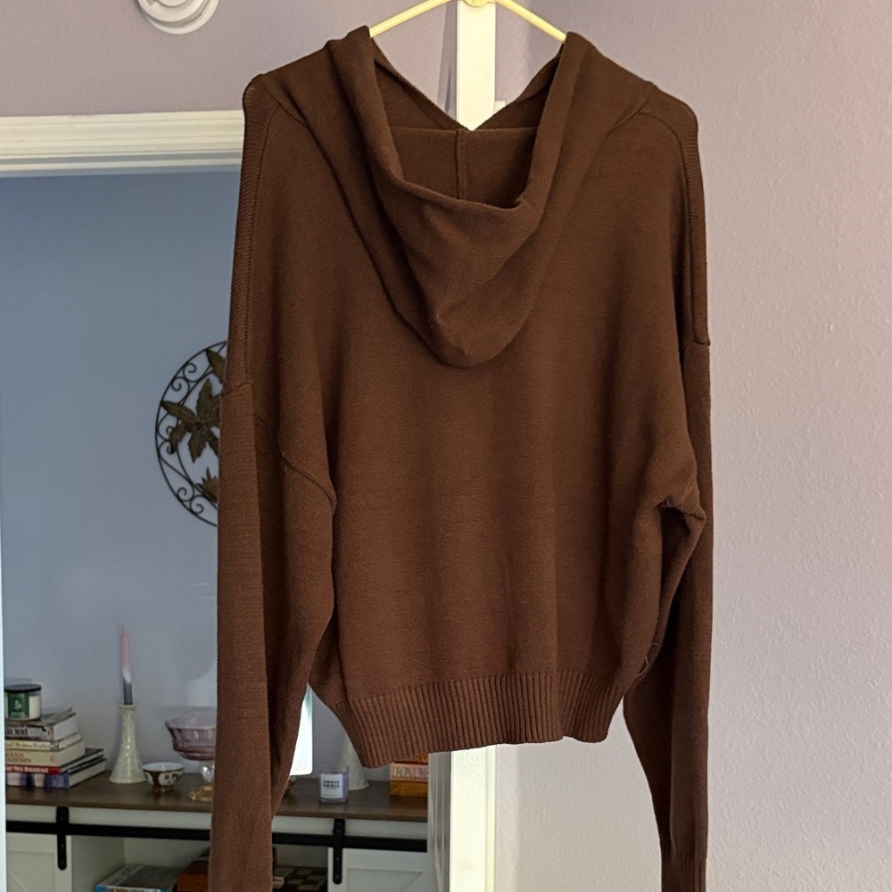 Elegant Brown Cowl Neck Sweater with Star Accent - Picture 5 of 5